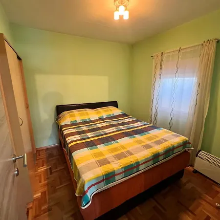 Park Apartment *
